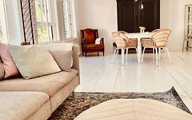 Ruim Comfortabel Appartement Centrum Breda Met Restaurant!
